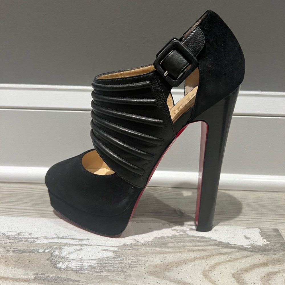 Christian Louboutin Black Platform Pumps with Red Soles - Picture 2 of 11